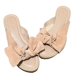 Anthropologie Bernardo Petra Suede Bow Platform Sandal Beige/ beige Pink US 9M